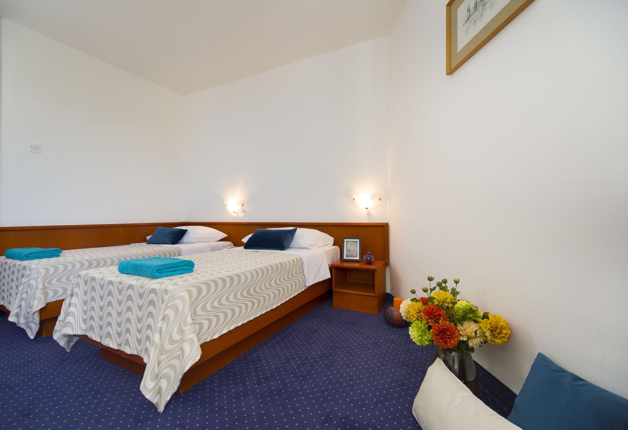 Hotel Laguna Gradac  Extérieur photo