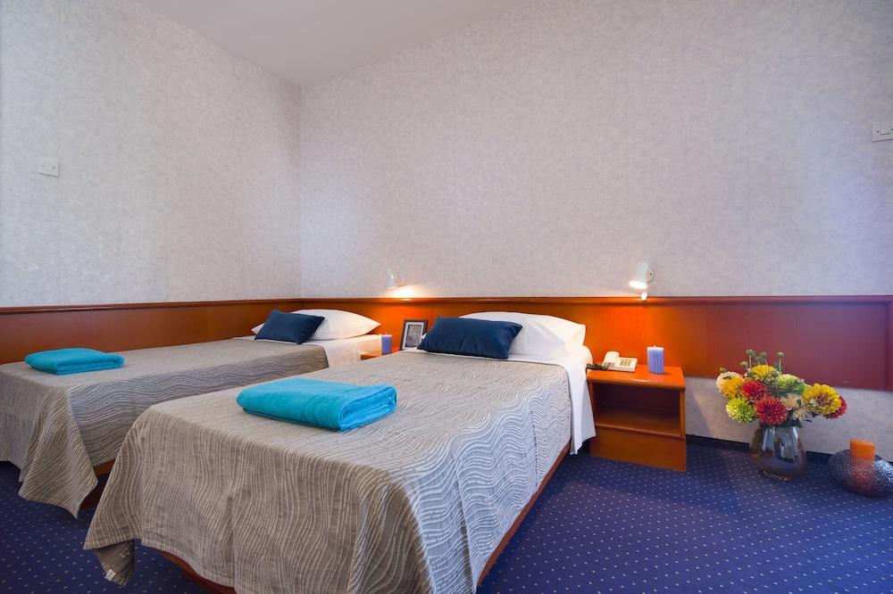 Hotel Laguna Gradac  Extérieur photo