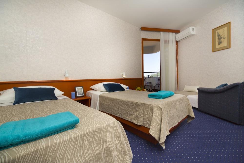 Hotel Laguna Gradac  Extérieur photo
