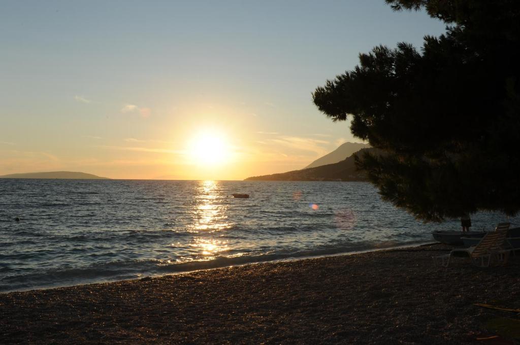 Hotel Laguna Gradac  Extérieur photo