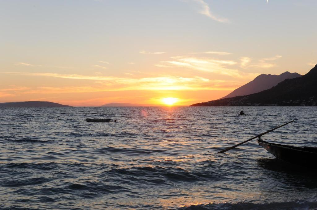 Hotel Laguna Gradac  Extérieur photo