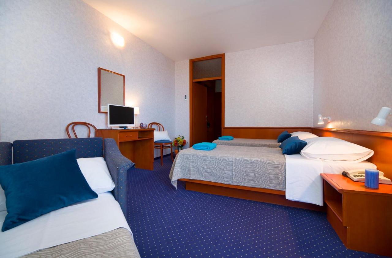 Hotel Laguna Gradac  Extérieur photo