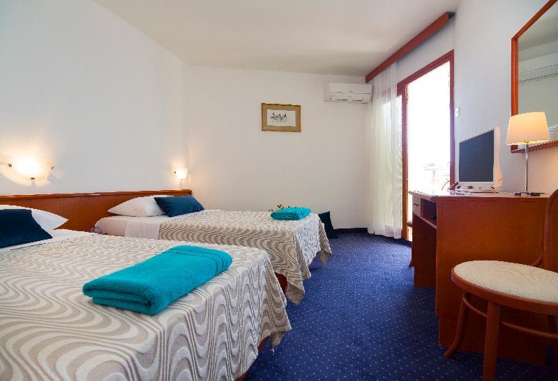 Hotel Laguna Gradac  Extérieur photo